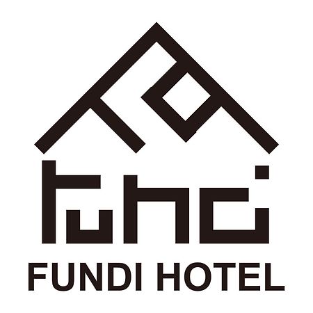 Fundi Hotel Тайнан Екстериор снимка