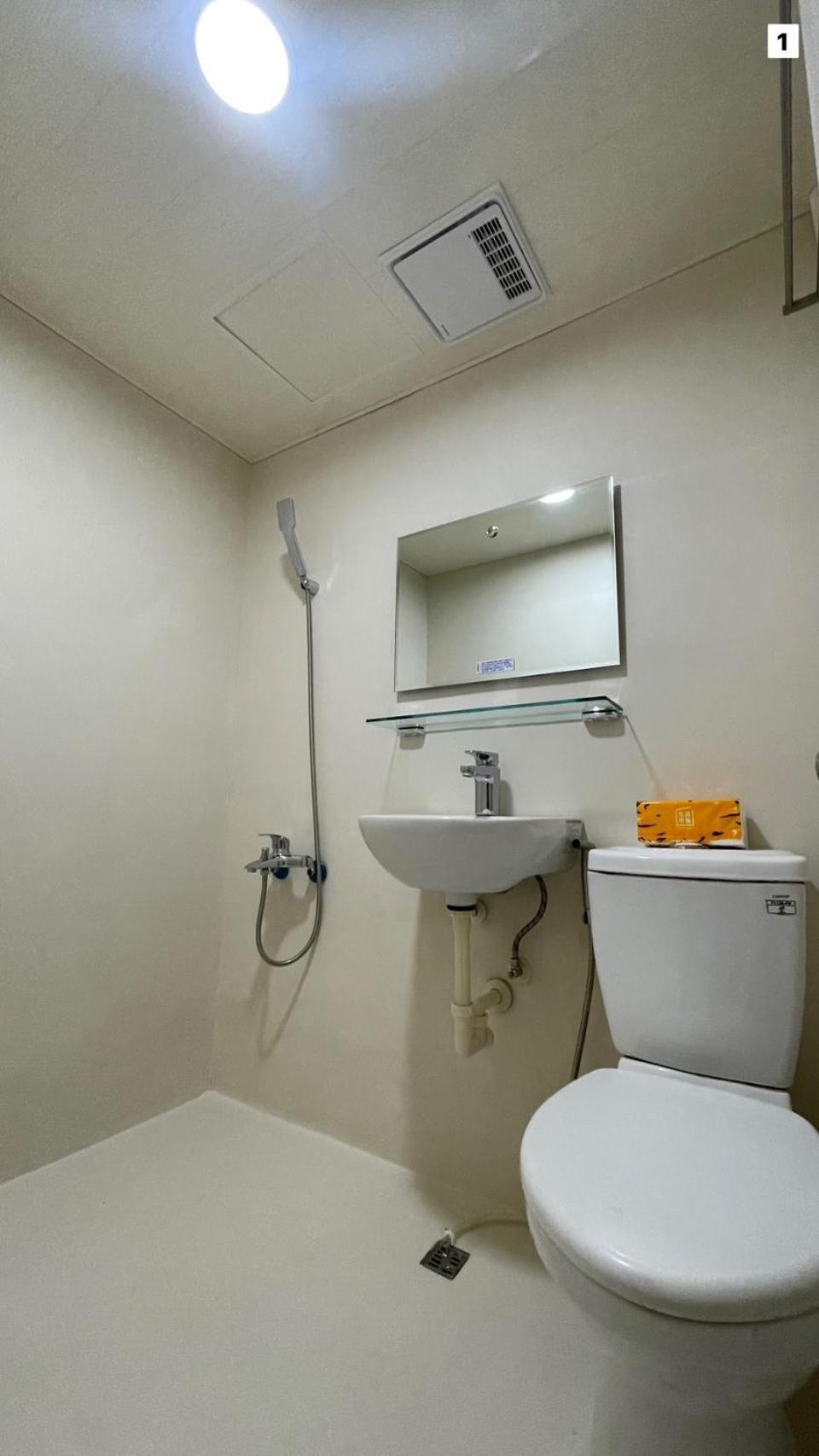 Fundi Hotel Тайнан Екстериор снимка